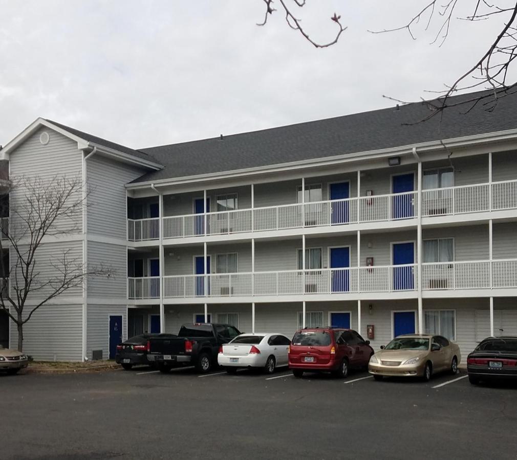 Intown Suites Extended Stay Louisville Ky - Airport Esterno foto